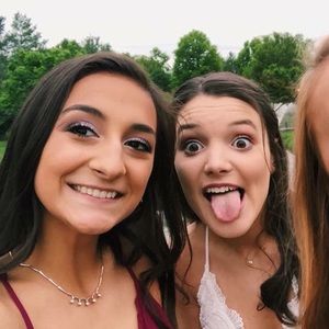 Meet your Posher, Julia